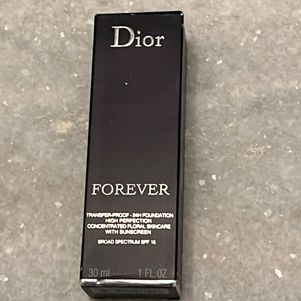 Dior.  Forever 24H. Foundation 1 FL oz. High perfection skincare with sunscreen